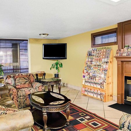 Days Inn & Suites By Wyndham Downtown Gatlinburg Parkway Екстер'єр фото