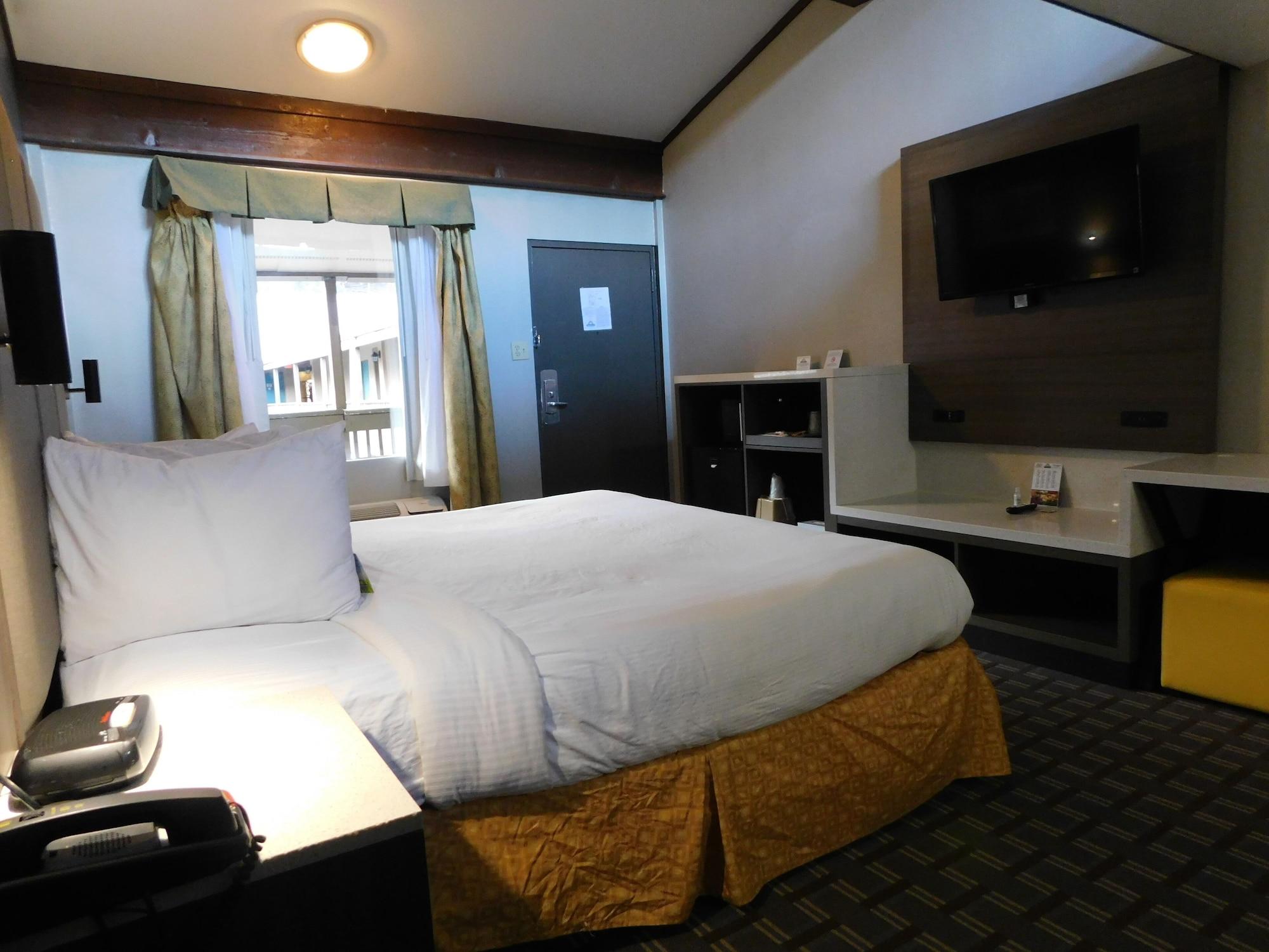 Days Inn & Suites By Wyndham Downtown Gatlinburg Parkway Екстер'єр фото