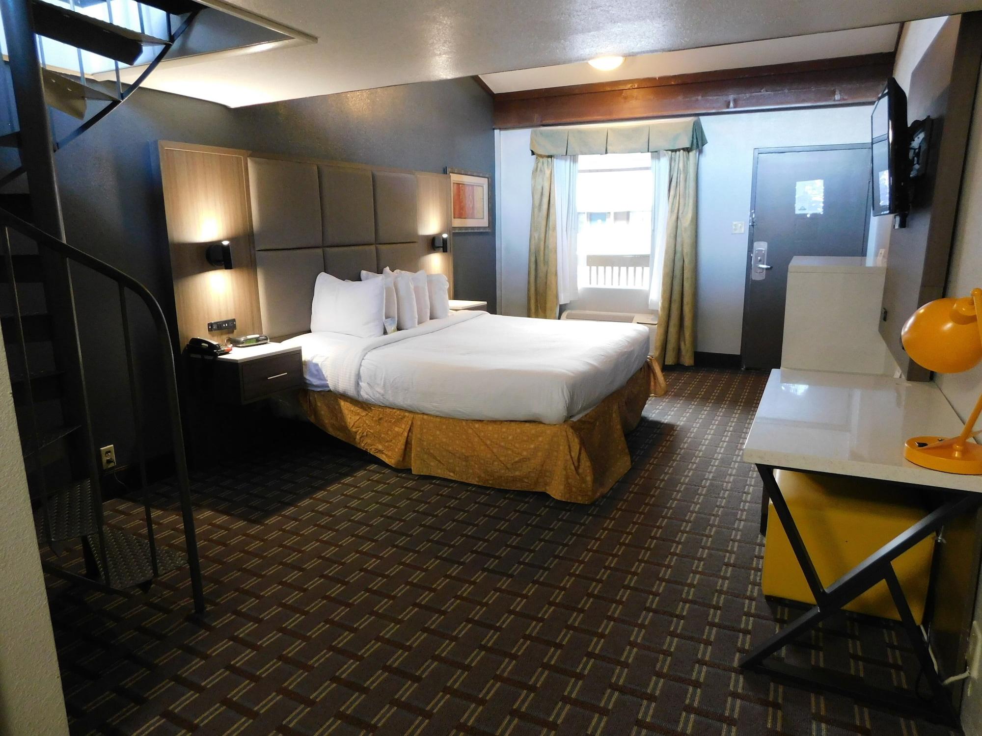 Days Inn & Suites By Wyndham Downtown Gatlinburg Parkway Екстер'єр фото