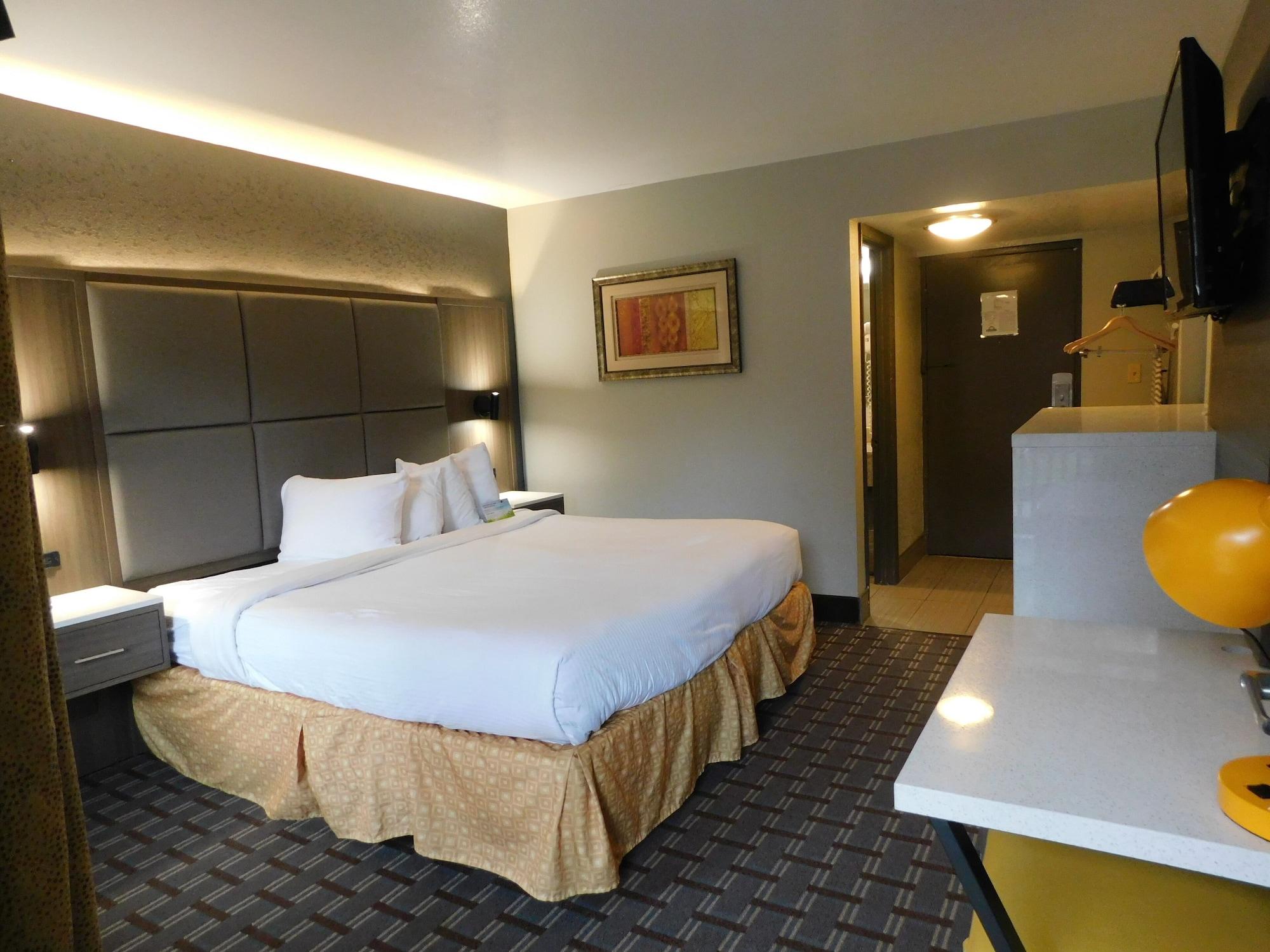 Days Inn & Suites By Wyndham Downtown Gatlinburg Parkway Екстер'єр фото