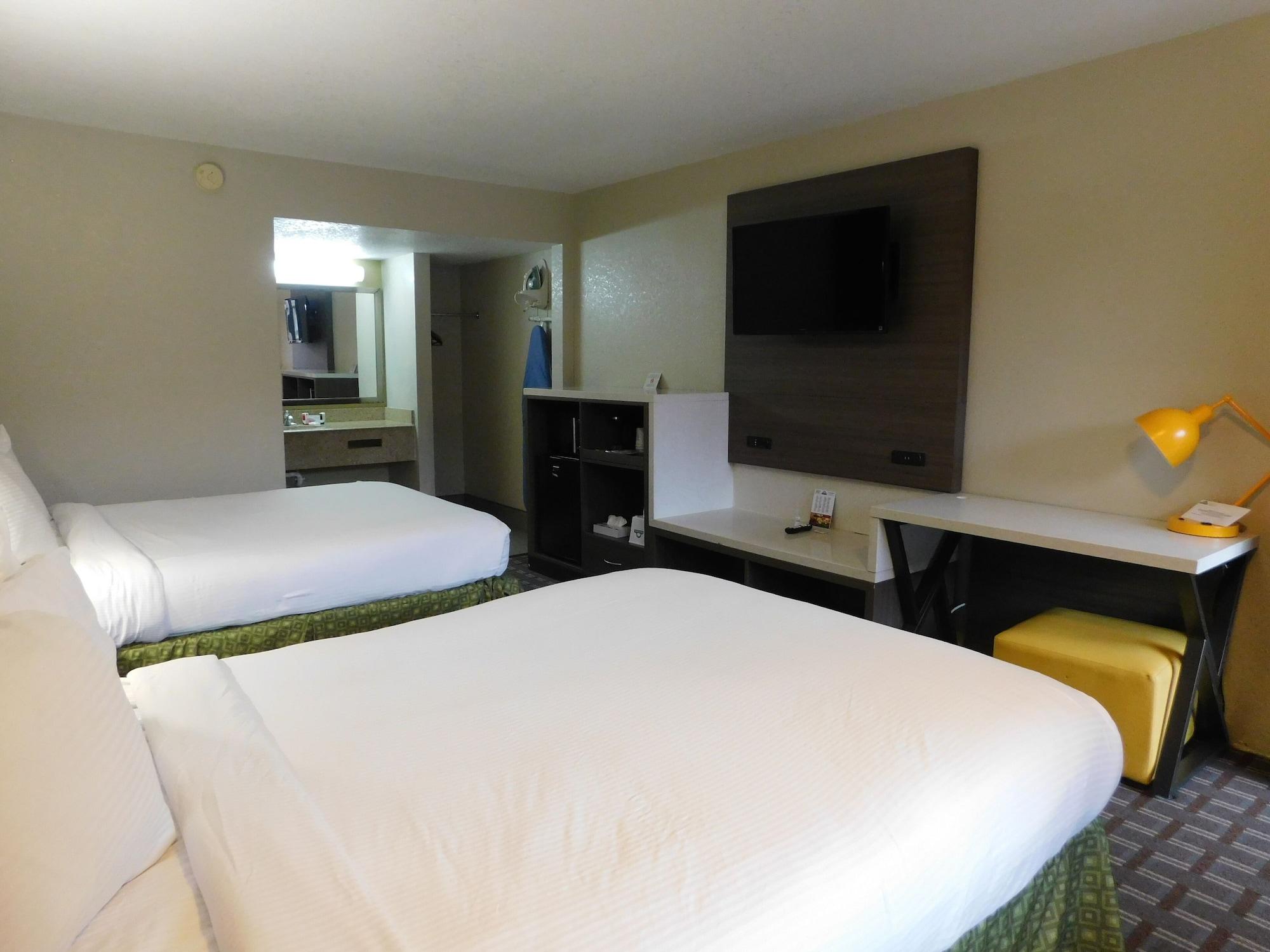 Days Inn & Suites By Wyndham Downtown Gatlinburg Parkway Екстер'єр фото