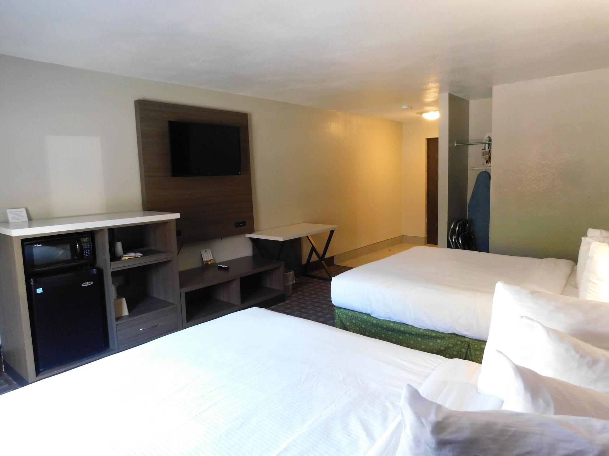Days Inn & Suites By Wyndham Downtown Gatlinburg Parkway Екстер'єр фото