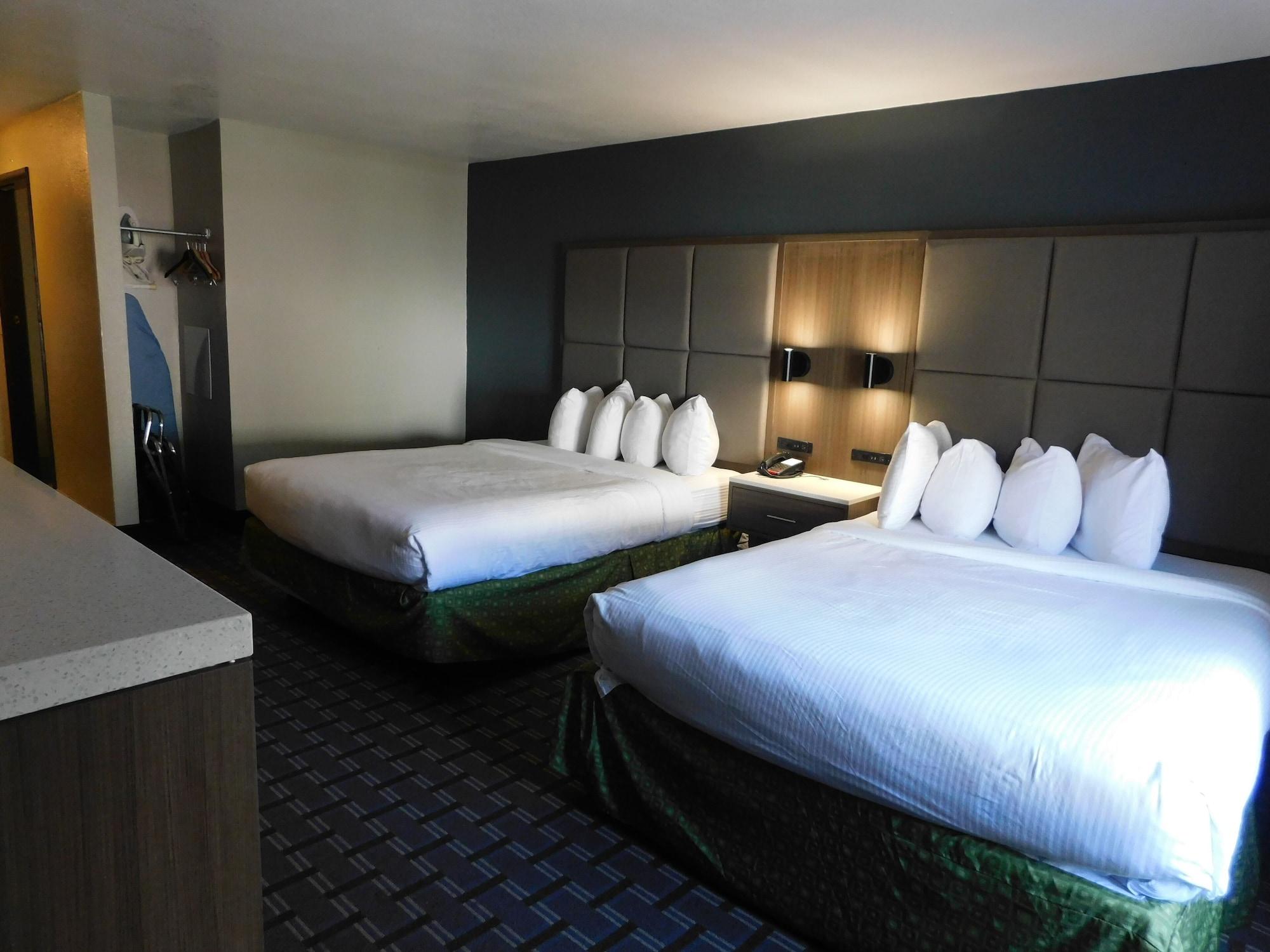 Days Inn & Suites By Wyndham Downtown Gatlinburg Parkway Екстер'єр фото