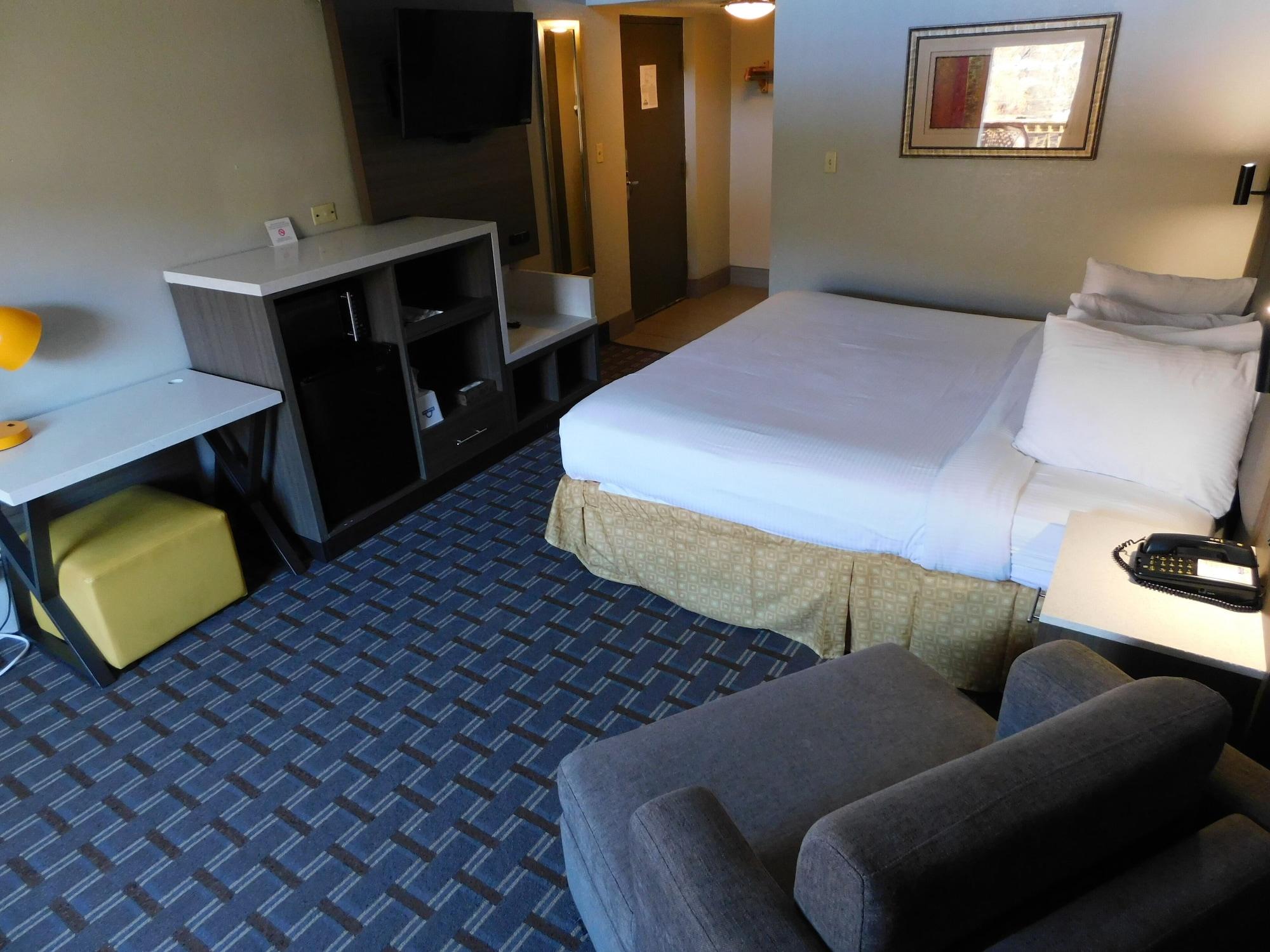 Days Inn & Suites By Wyndham Downtown Gatlinburg Parkway Екстер'єр фото