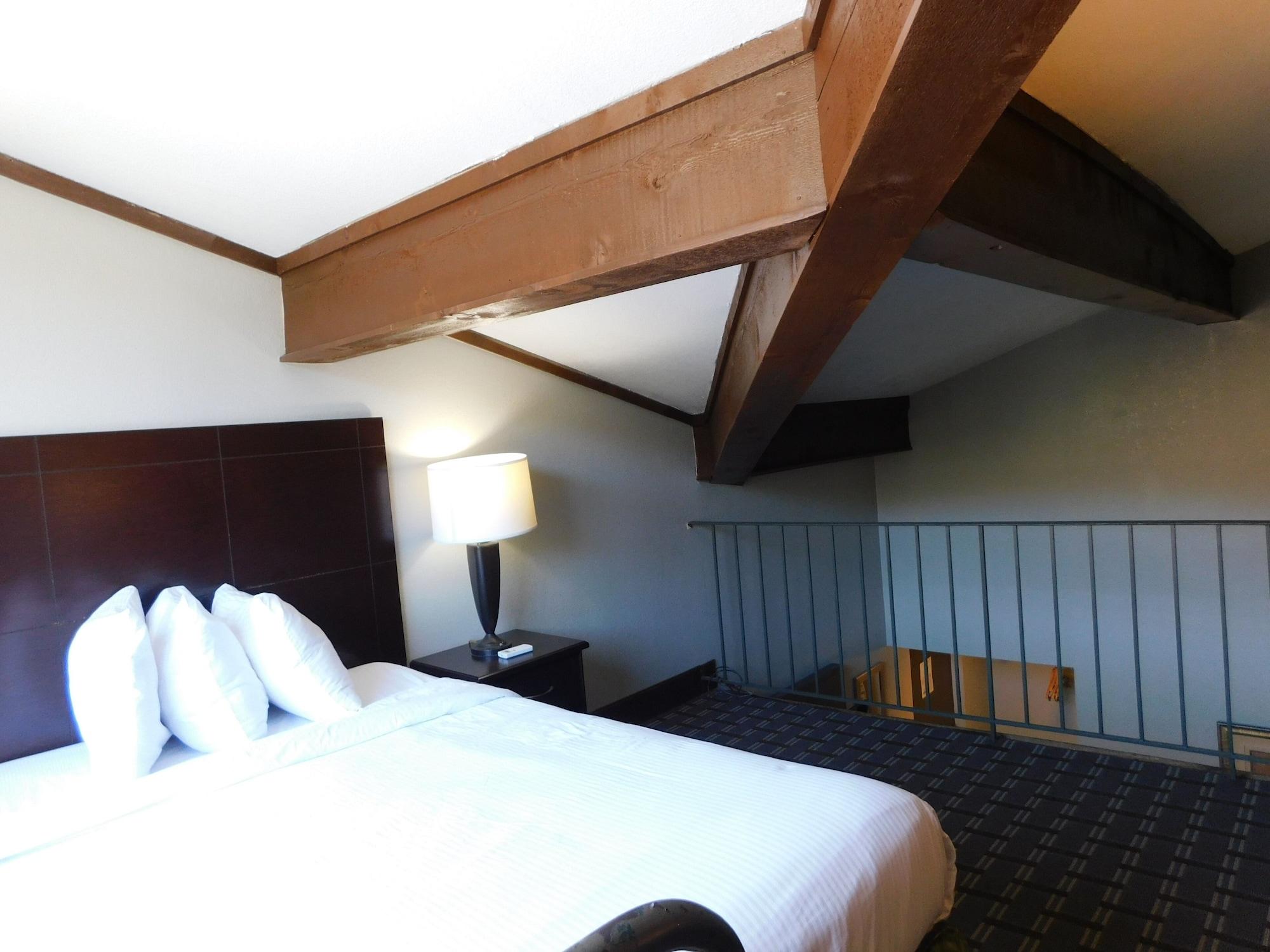 Days Inn & Suites By Wyndham Downtown Gatlinburg Parkway Екстер'єр фото