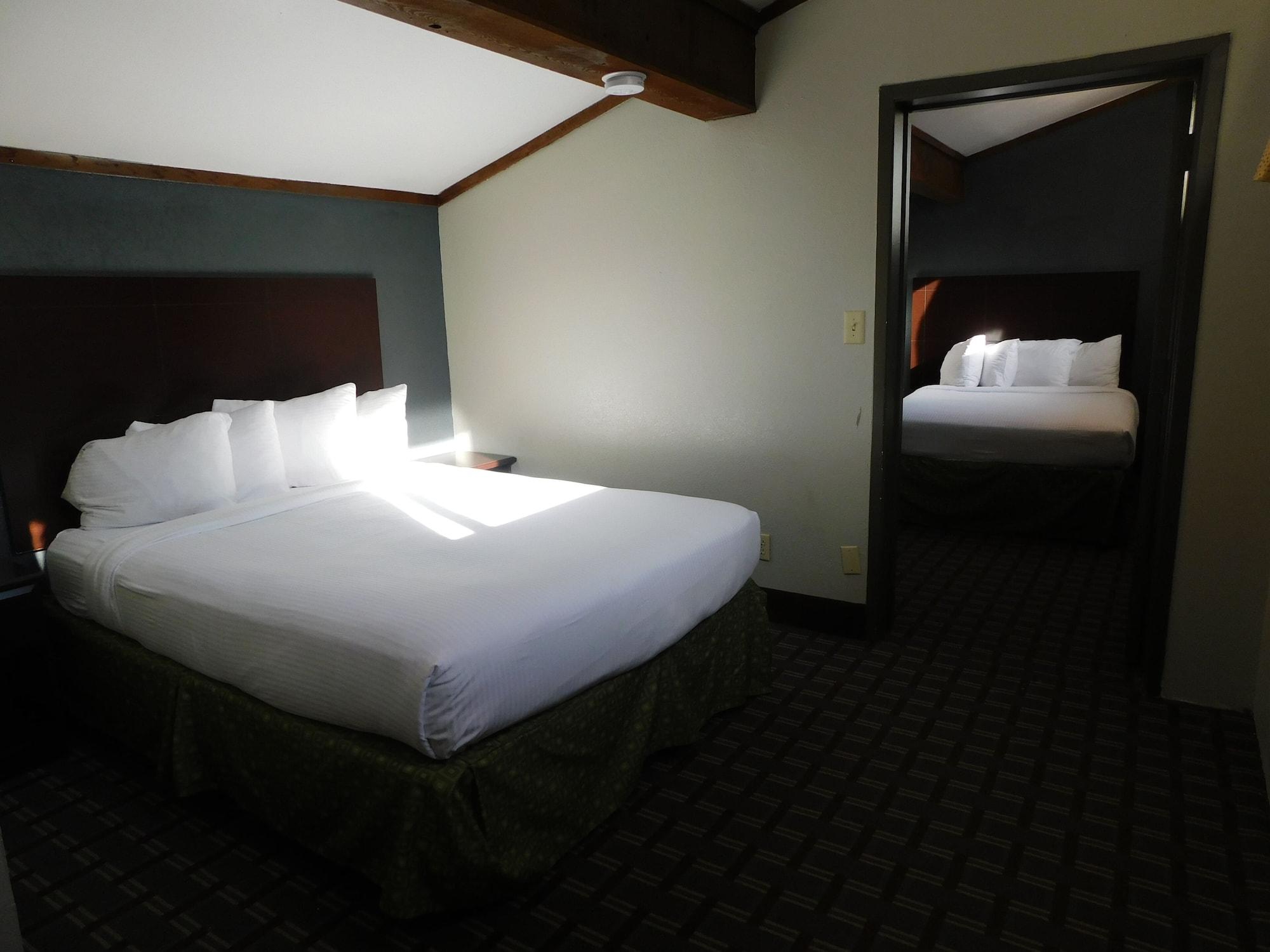 Days Inn & Suites By Wyndham Downtown Gatlinburg Parkway Екстер'єр фото