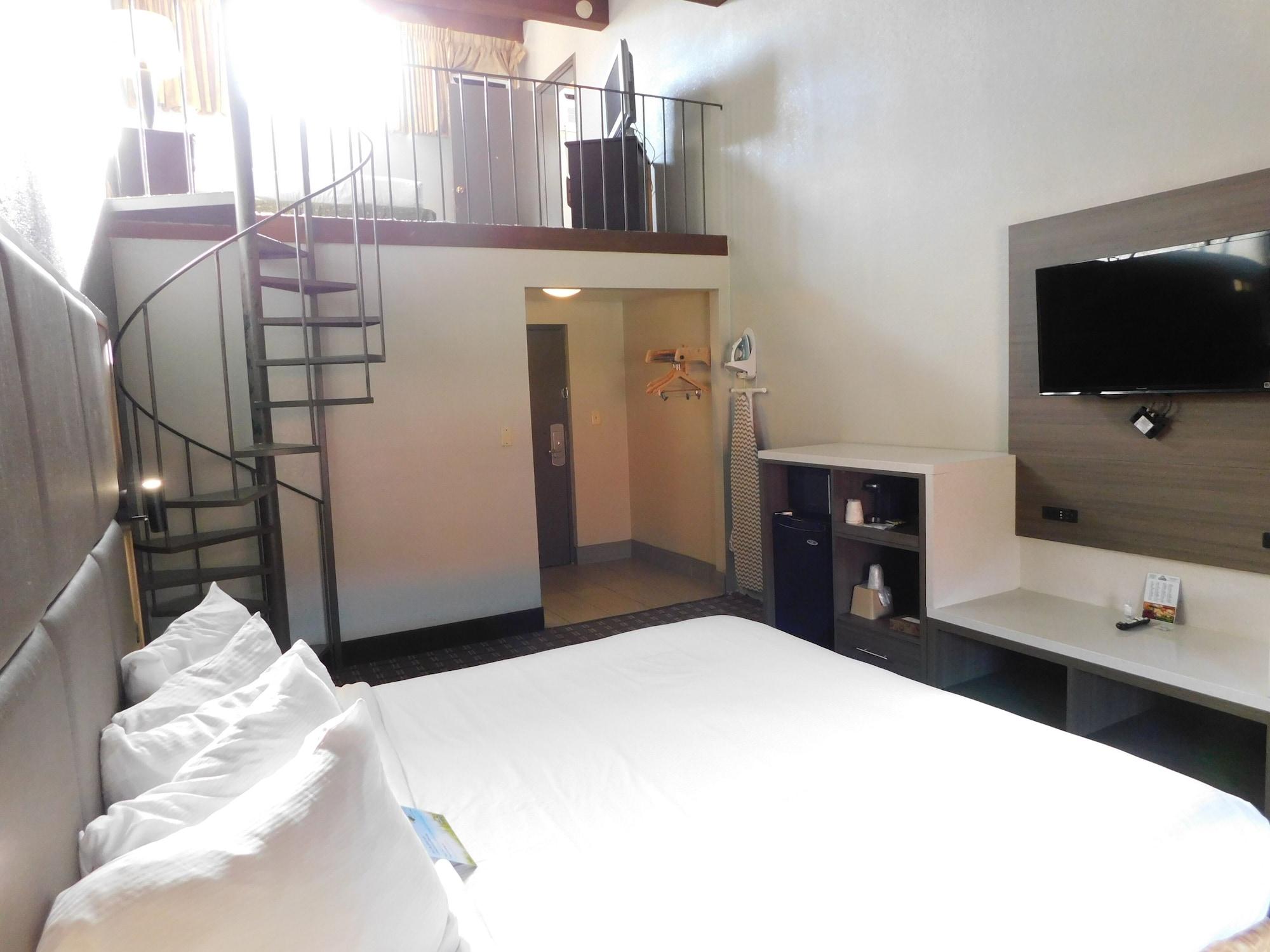 Days Inn & Suites By Wyndham Downtown Gatlinburg Parkway Екстер'єр фото