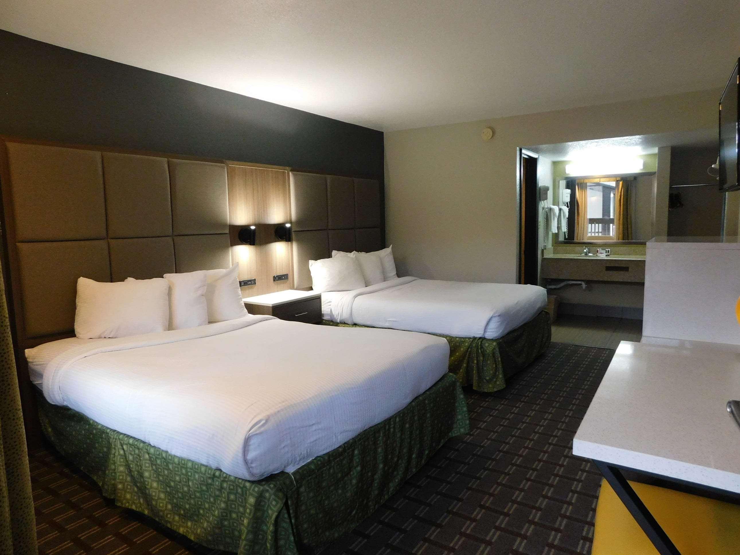 Days Inn & Suites By Wyndham Downtown Gatlinburg Parkway Екстер'єр фото