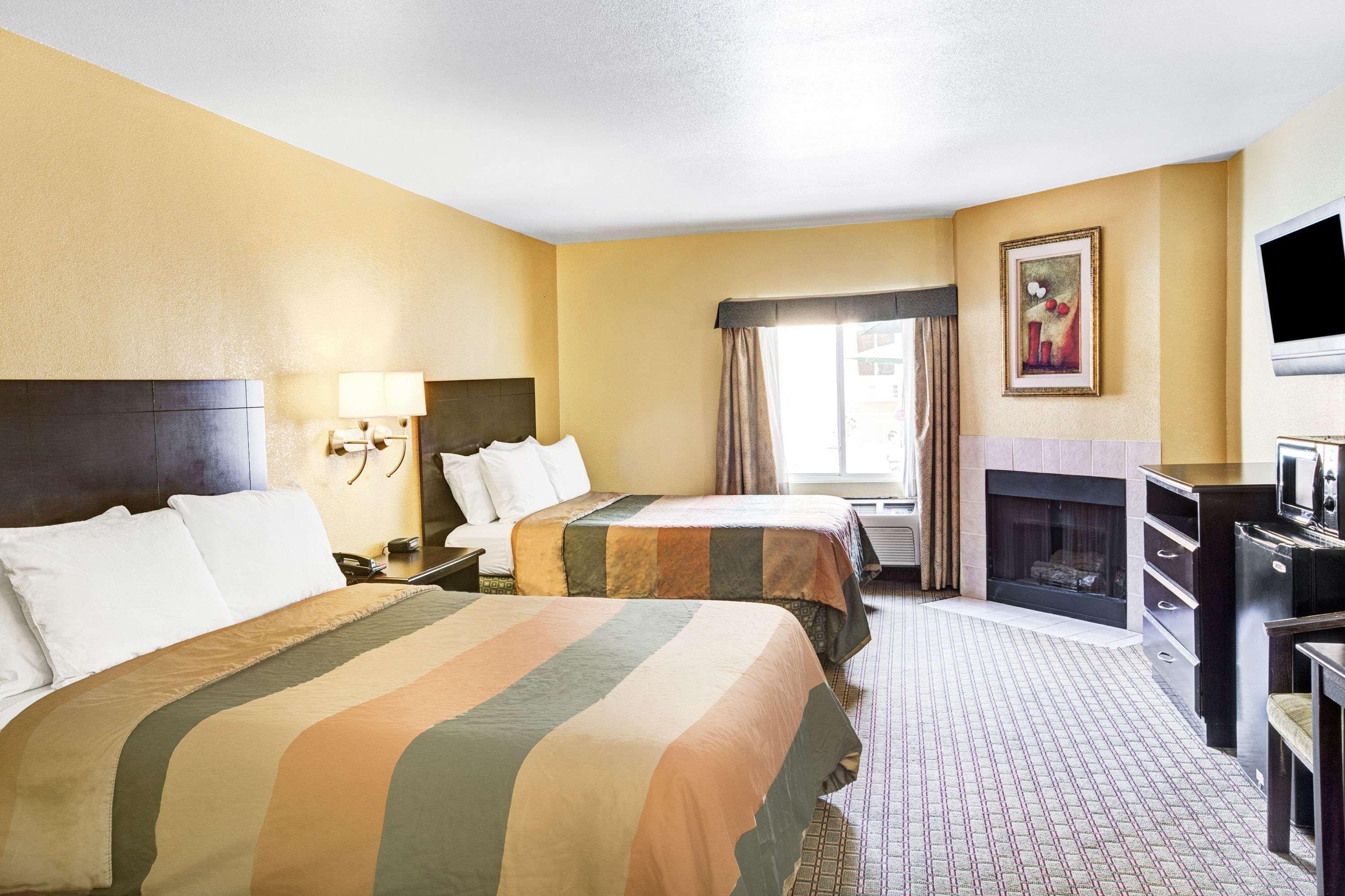 Days Inn & Suites By Wyndham Downtown Gatlinburg Parkway Екстер'єр фото