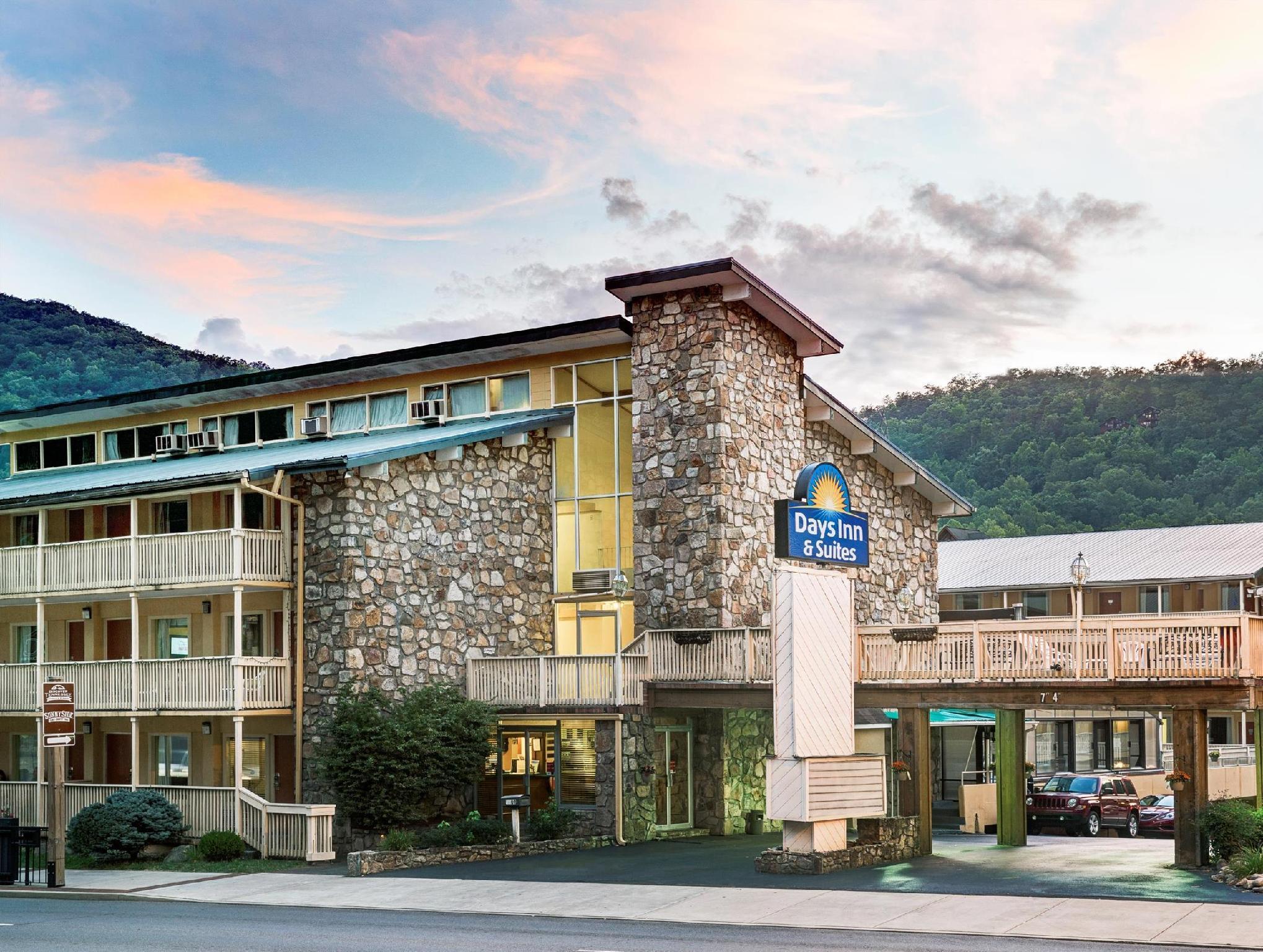 Days Inn & Suites By Wyndham Downtown Gatlinburg Parkway Екстер'єр фото