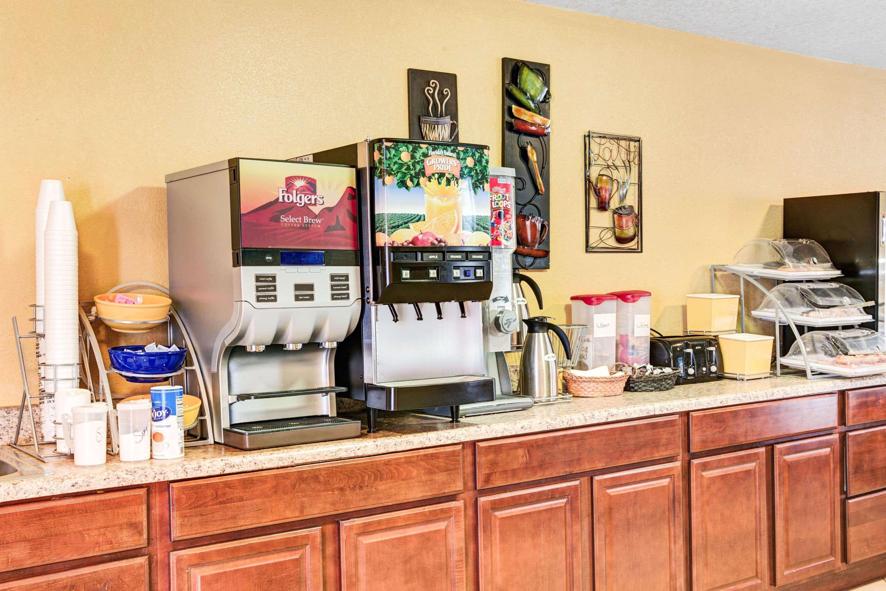 Days Inn & Suites By Wyndham Downtown Gatlinburg Parkway Екстер'єр фото