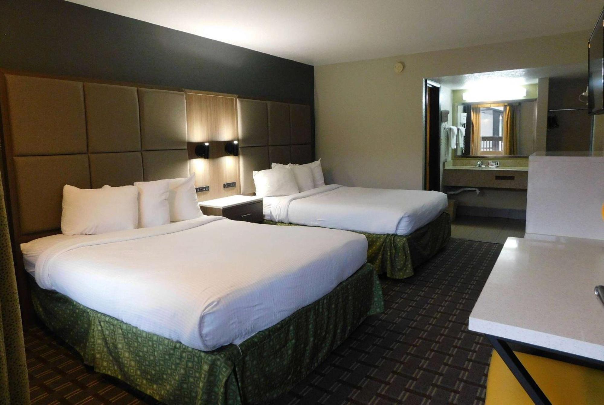 Days Inn & Suites By Wyndham Downtown Gatlinburg Parkway Екстер'єр фото