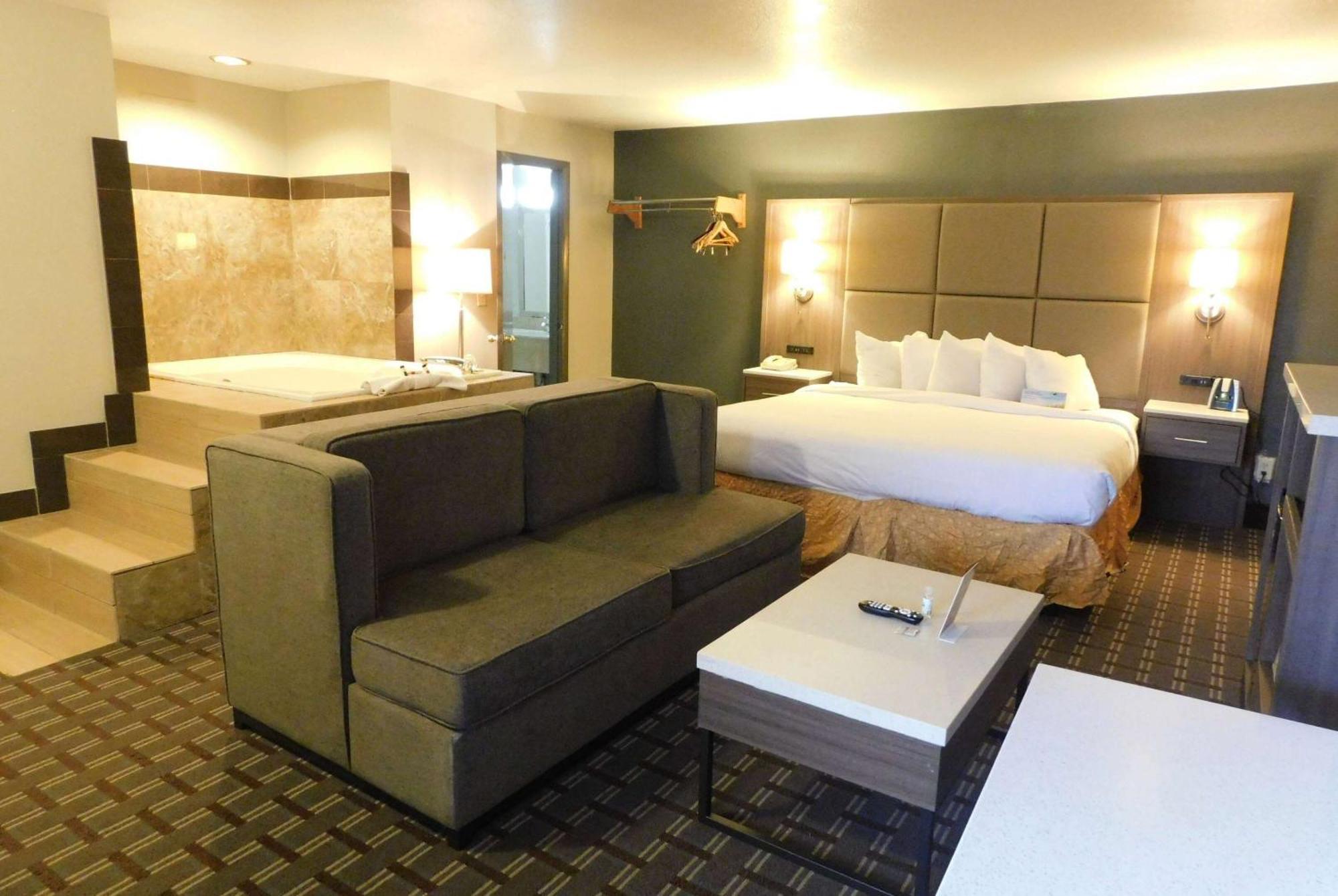 Days Inn & Suites By Wyndham Downtown Gatlinburg Parkway Екстер'єр фото