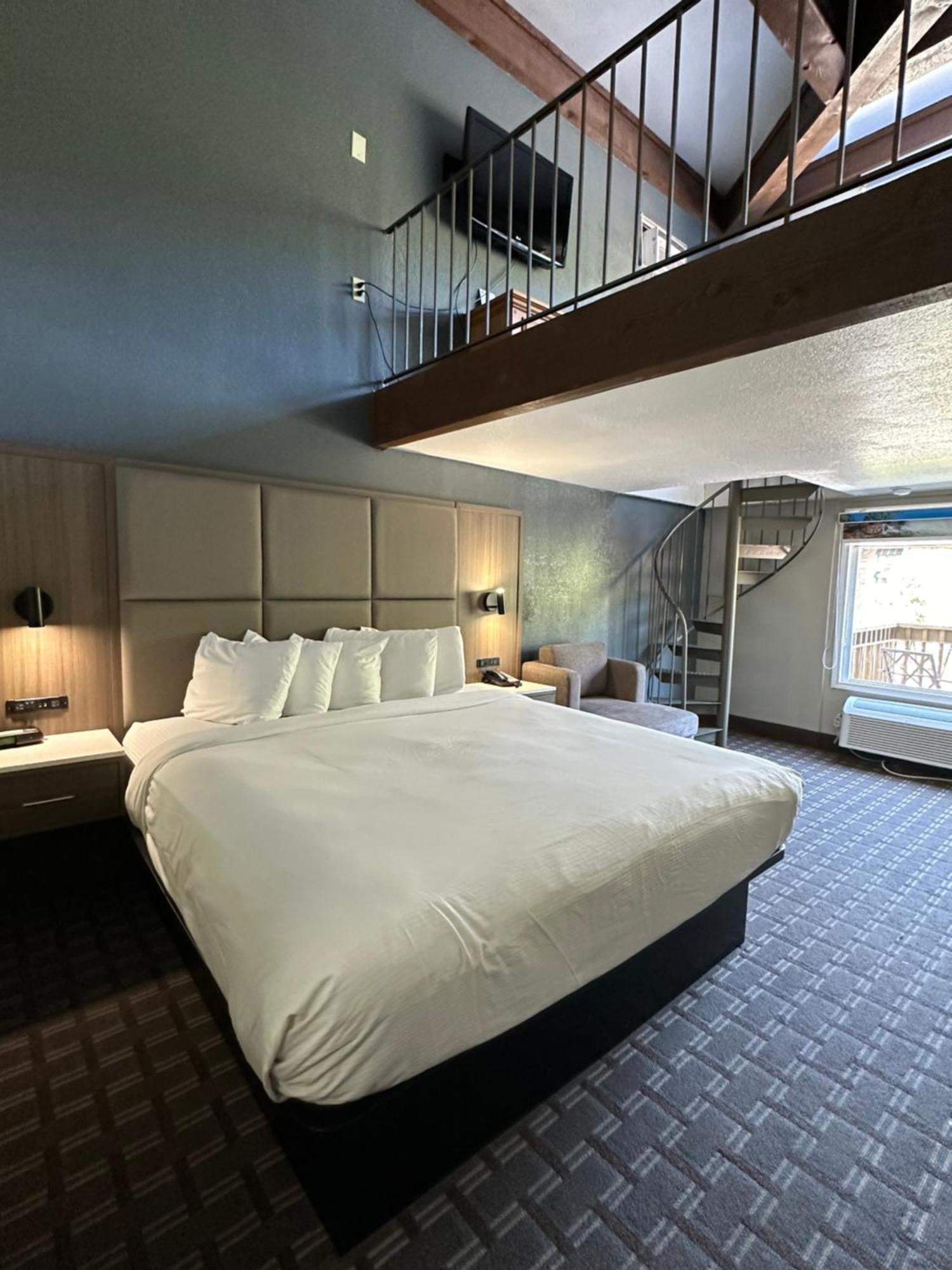 Days Inn & Suites By Wyndham Downtown Gatlinburg Parkway Екстер'єр фото