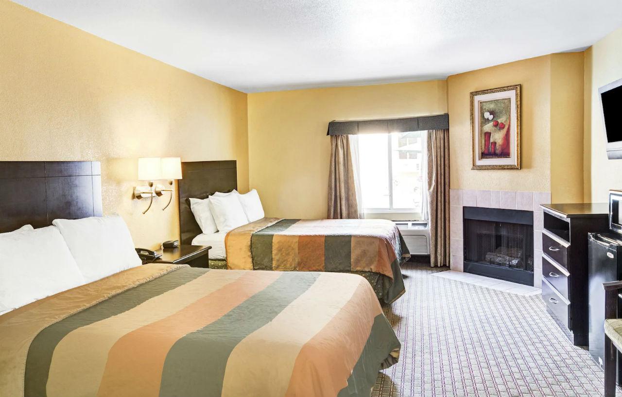 Days Inn & Suites By Wyndham Downtown Gatlinburg Parkway Екстер'єр фото